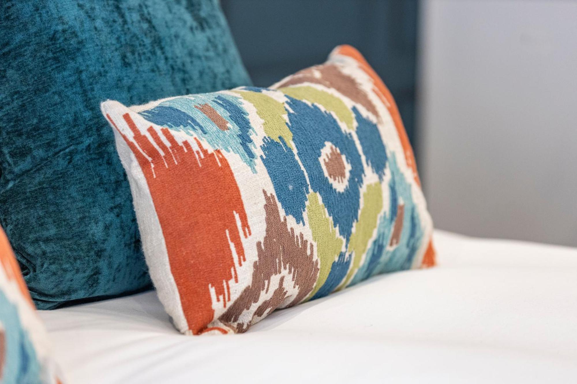 Cityscape Charm Vibrant With Kitchenette