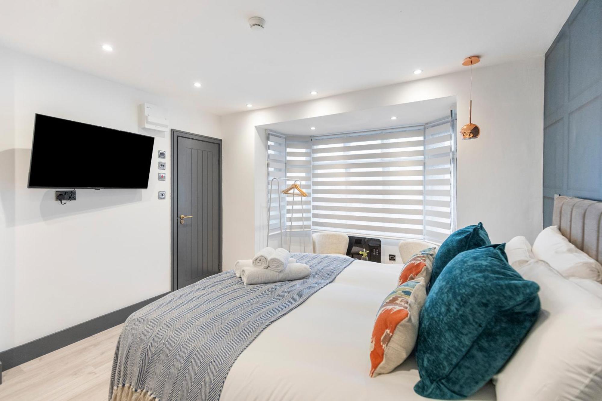 Apartamento Cityscape Charm Vibrant With Kitchenette Londres